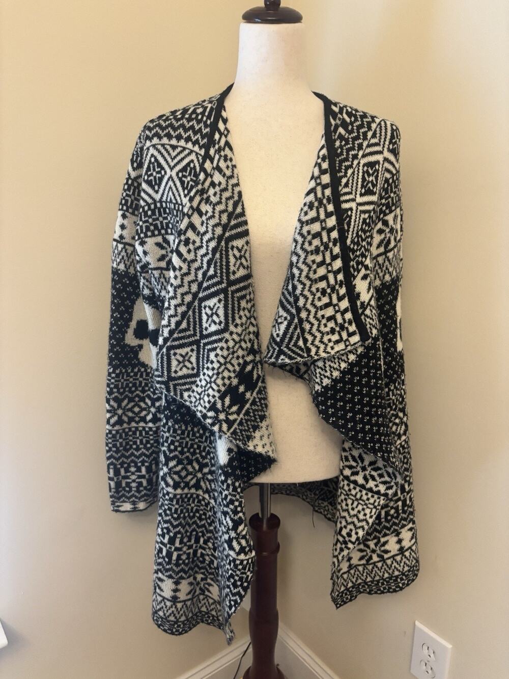 Iron Fist Knit Cardigan Skull Gothic Alternative Black & White Size M